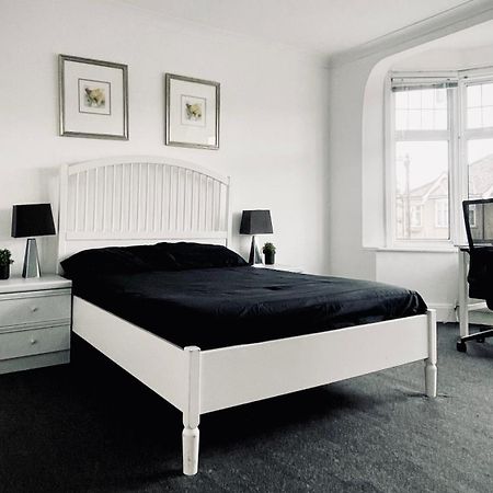 Cozy Private Rooms In Homestay Ilford Exteriör bild